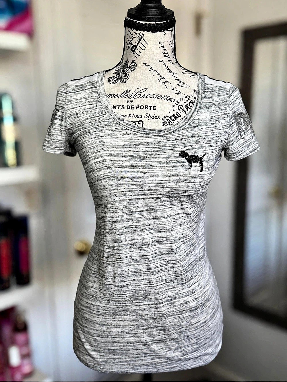Victoria’s Secret PINK Bling Tee XS Gray Silver Sequin Dog Logo Y2K